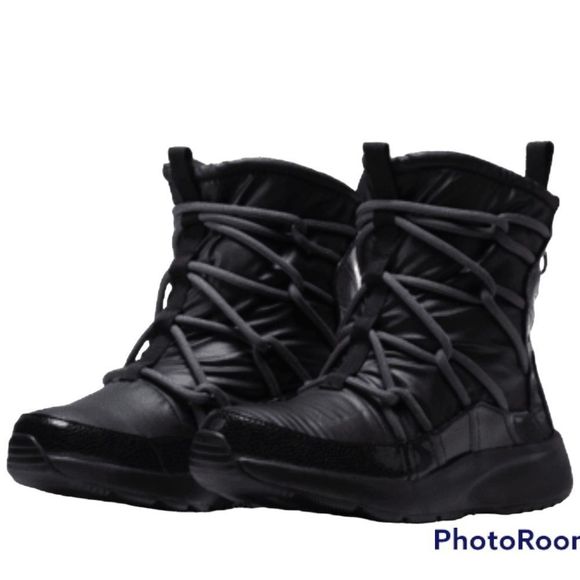 Nike Shoes - NIKE Tanjun High Rise shoes/boots Size 7.5 - NWT.